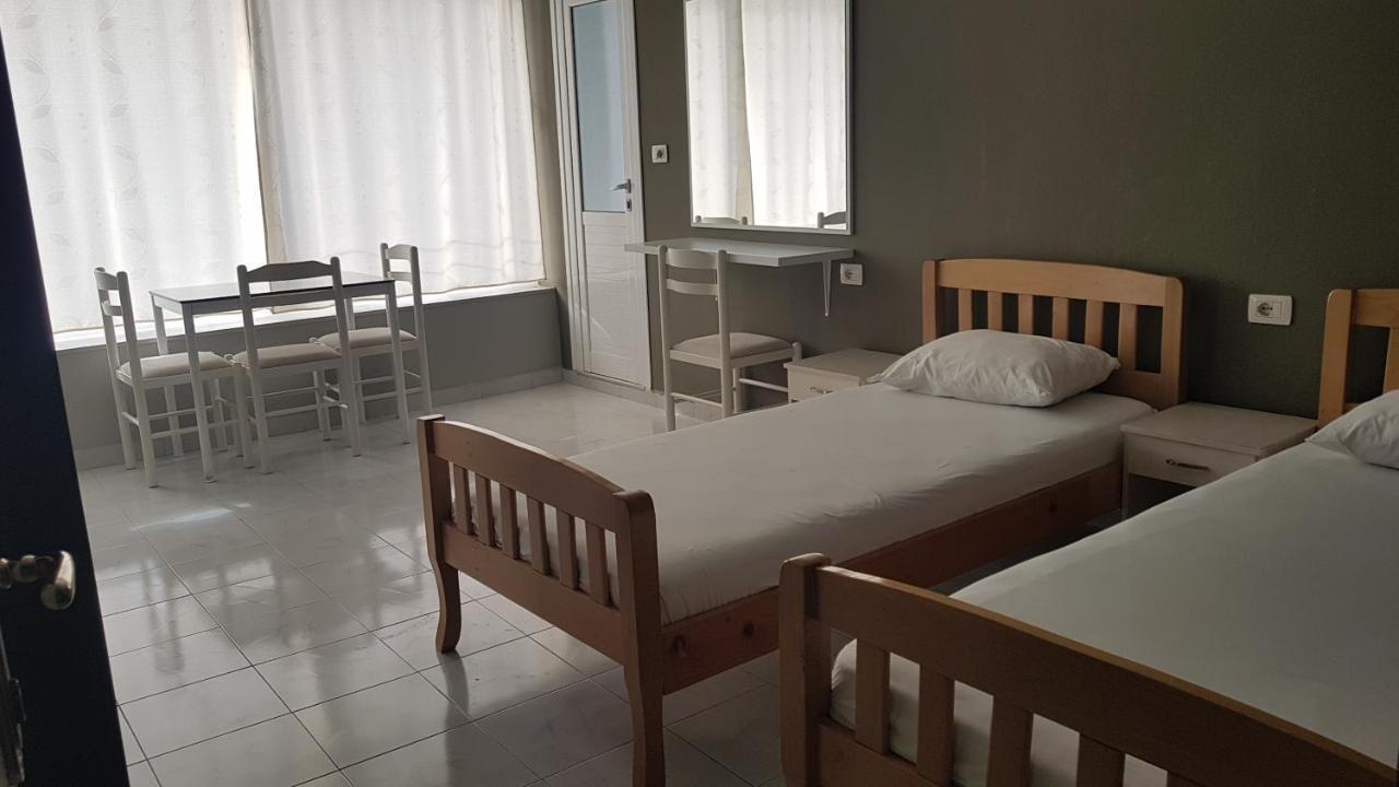 Aralis Rooms Sarandë Exterior foto
