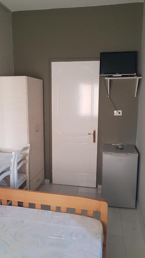 Aralis Rooms Sarandë Exterior foto