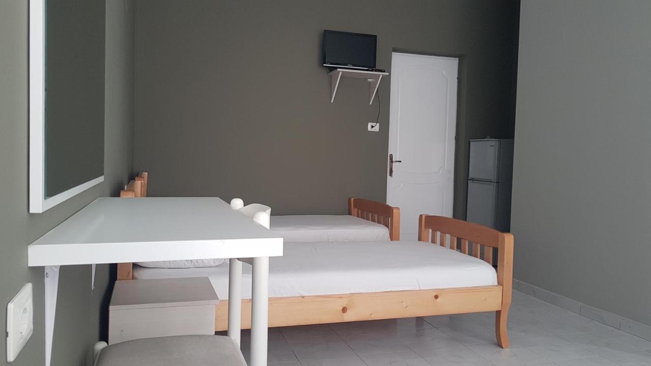 Aralis Rooms Sarandë Exterior foto