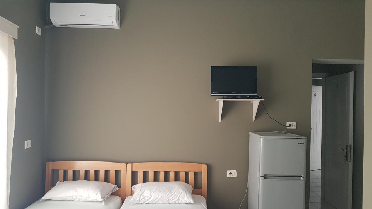 Aralis Rooms Sarandë Exterior foto