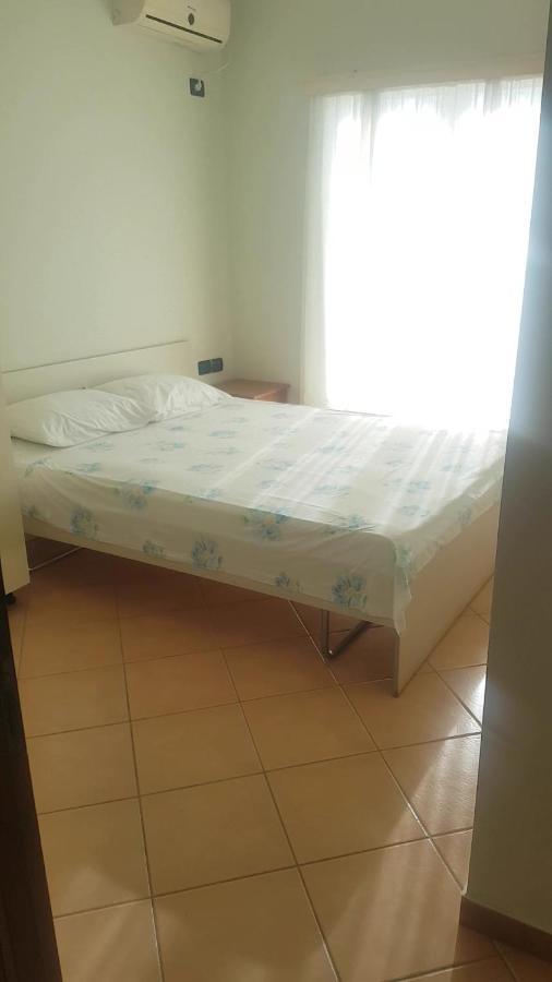 Aralis Rooms Sarandë Exterior foto